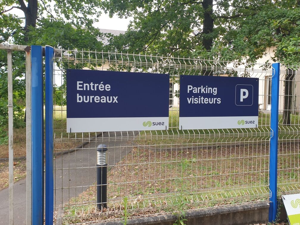 Panneau-Directionnel-Entreprise